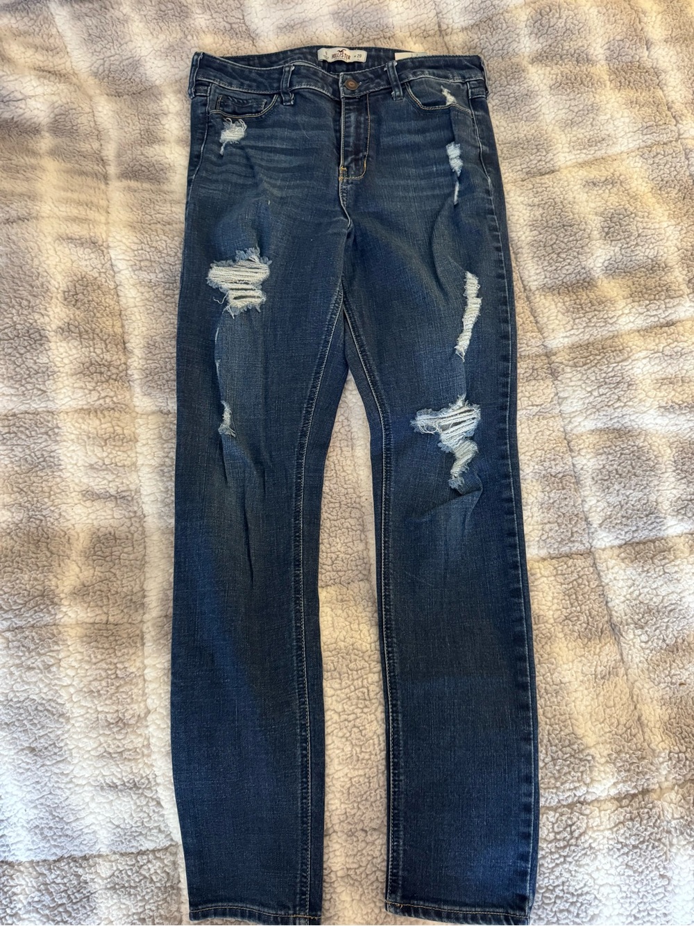 Hollister Women's Dark Blue Skinny Ripped Jeans